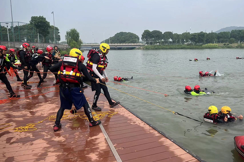 急流洪水救援
